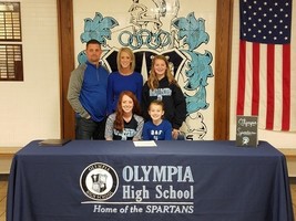 Alexis Finchum Commits to Play Softball at Illinois Central College